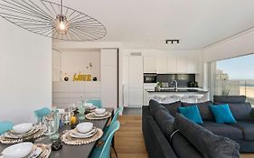 Huswell - New Apartment Near The Beach With Stunning Seaview