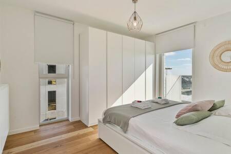 Huswell - New Apartment Near The Beach With Stunning Seaview Oostende Buitenkant foto